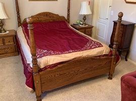American Heirloom Queen Oak Poster Bed Tempurpedic Memory Foam Cloud Supreme Mattress Dimensions: (HxWxD in) 65x63x86in
