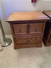 2 American Heirloom Oak Nightstands PAIR Dimensions: (HxWxD in) 25.5x25x17.5in