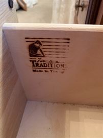 2 American Heirloom Oak Nightstands PAIR Dimensions: (HxWxD in) 25.5x25x17.5in