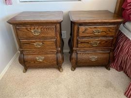 2 Brass Adorned Oak Nightstands PAIR Dimensions: (HxWxD in) 29x24x21in