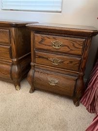 2 Brass Adorned Oak Nightstands PAIR Dimensions: (HxWxD in) 29x24x21in