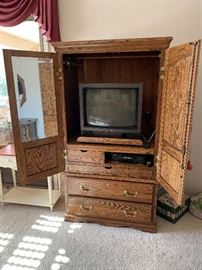 American Heirloom Oak Wardrobe Cabinet Dresser Dimensions: (HxWxD in) 78x43x26.