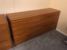 Copenhagen Teak 6-Drawer Dresser Danish Modern Dimensions: (HxWxD in)	29x62x18.5in