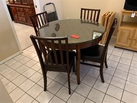 Jofran Furniture Dining Table w/ 4 Chairs 30.5in H x 42in Dia