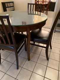 Jofran Furniture Dining Table w/ 4 Chairs 30.5in H x 42in Dia