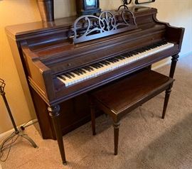 1956 Everett Upright Console Piano	40x59.5x25.25in	HxWxD