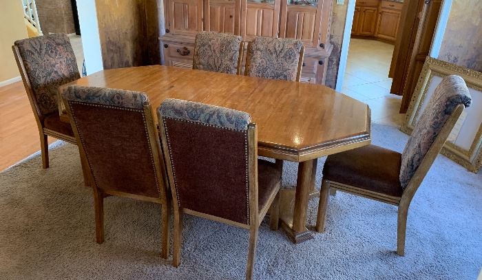 Oak Dining Room Table w/ 6 Chairs 30x44x79in (or 61in or 43in) HxWxD