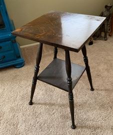Vintage Table/Plant Stand 29x18x18in HxWxD
