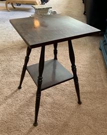 Vintage Table/Plant Stand 29x18x18in HxWxD