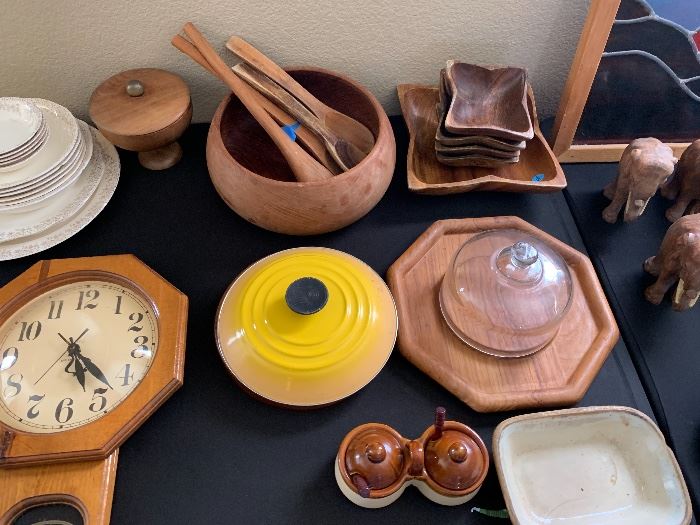 5 Piece Wood Bowl Salad Set
▪ Good Wood Teak Salad Bowl
▪ Oregon Myrtlewood Pedestal Cover Bowl