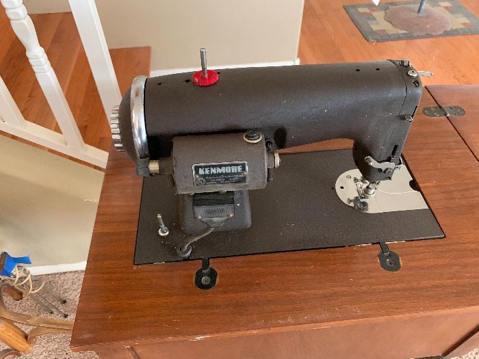 Kenmore E6354 Heavy Duty Vintage Sewing Machine 30x24x18in HxWxD