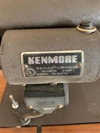 Kenmore E6354 Heavy Duty Vintage Sewing Machine 30x24x18in HxWxD