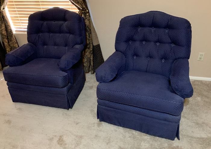 ▪ La-Z-Boy Plush Swivel Arm Chair #1 40x30x34in HxWxD
▪ La-Z-Boy Plush Swivel Arm Chair #2 40x30x34in HxWxD
