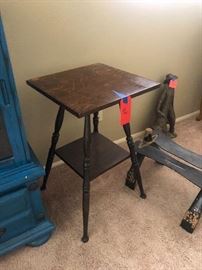 Vintage Table/Plant Stand 29x18x18in HxWxD