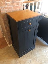 Country Kitchen Rolling Cart/Bin (dog food/Trash) 35x21x16in HxWxD