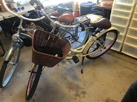   	
	▪	Gama Bike Custom Cruiser