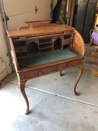 Cabriole Leg Roll Top Desk AS-IS 44x35x23in HxWxD