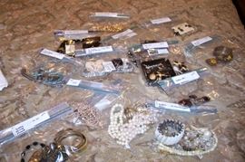 Costume jewelry, LOTS