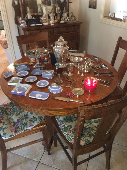 Silverplate, Wedgwood, Antique dining set