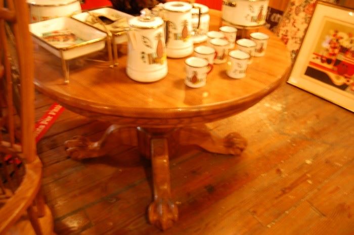 Round oak claw foot table
