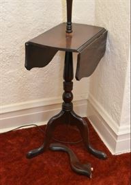 Drop Leaf Side Table with Lamp (needs repair)