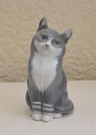 Royal Copenhagen Figurine (Gray & White Cat)