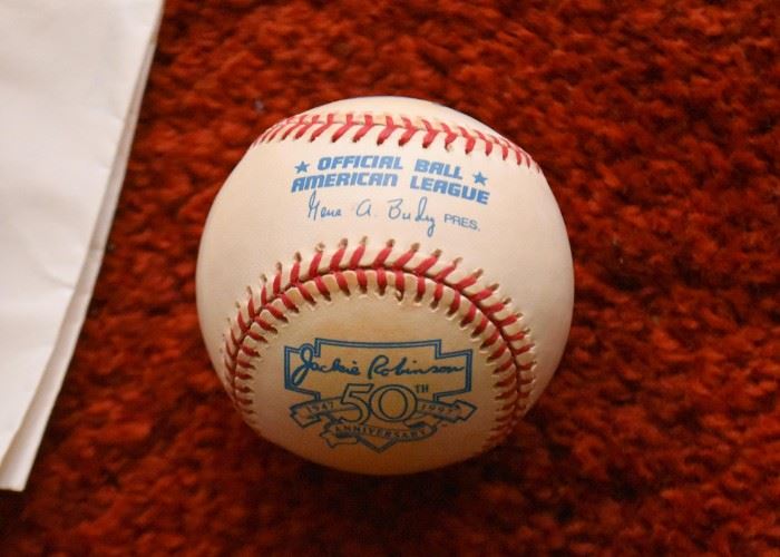 Back of Frank Thomas Signed Baseball (1985)