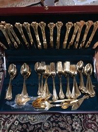 Electroplated gold-colored flatware set