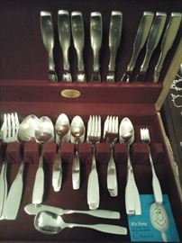 Oneida community stainless 70 pcs.