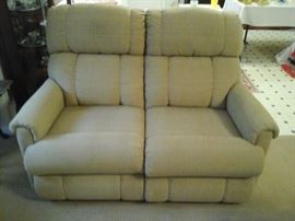 Lazy Boy reclining loveseat. Like new condition.