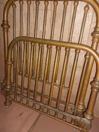  ANTIQUE SINGLE BRASS BED 