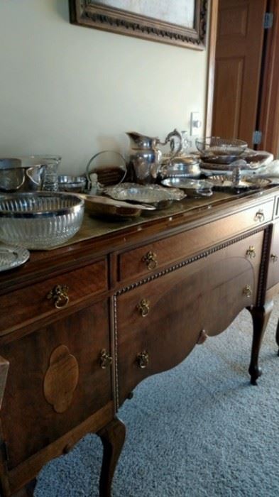 Nice vintage buffet.....nice piece for painting?