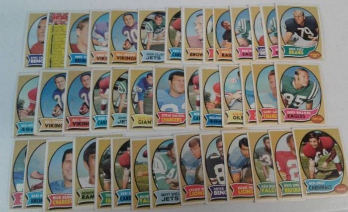 Lot of 62 NIce 1970 Topps Football Cards Pictur ...