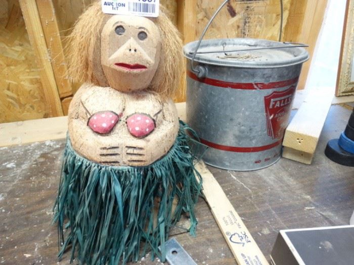 Coconut lady metal minnow bucket