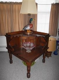 corner table