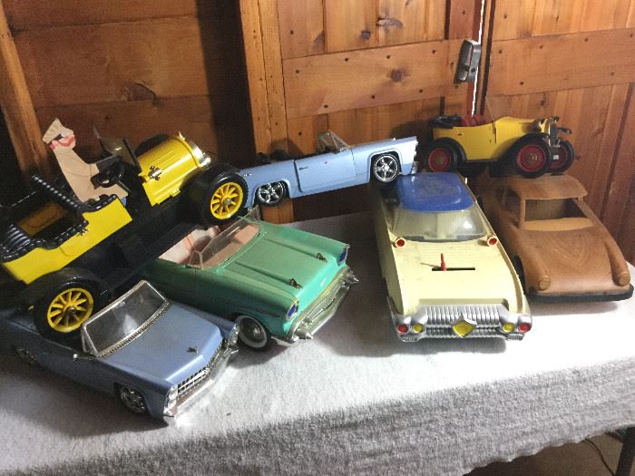 Group of Toy Cars with Barbie Cars https://ctbids.com/#!/description/share/86319