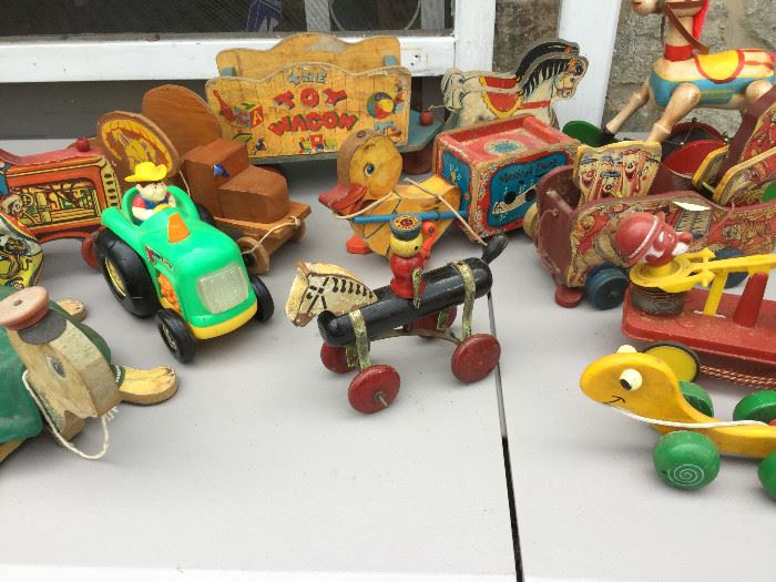 Vintage Children’s Toys including Fisher-Price and Toy Tinkers     https://ctbids.com/#!/description/share/86325