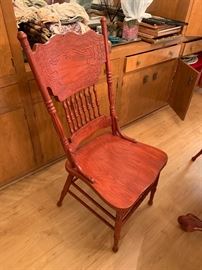 Red Stained Carved Oak Table & 4 Chairs	45in diameter x 29.5inH	
