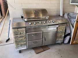 Charmglow Chefs Island Grill   A	49x64x28in	HxWxD	