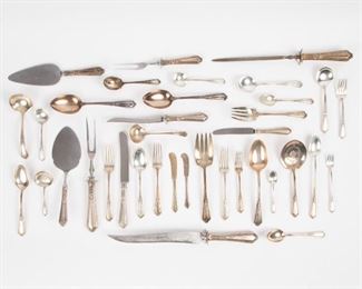 Lot 91: Towle Sterling 'd'Orleans' Large Flatware Set