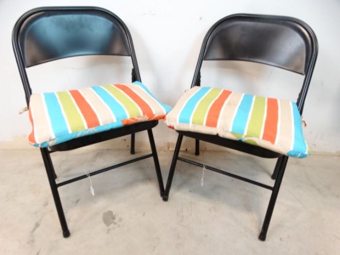 Folding Chairs w Cushions