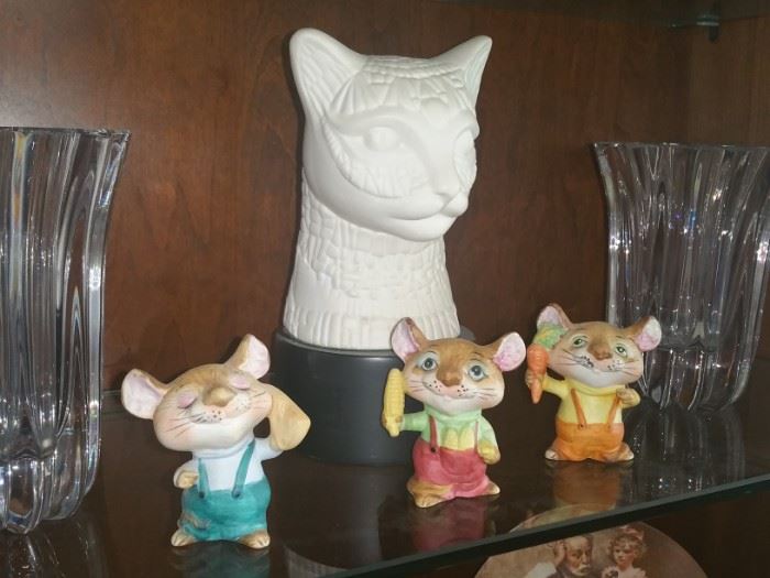 Vintage Mice, Cat statue
