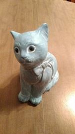 Isabel Bloom cat statue https://ctbids.com/#!/description/share/98090