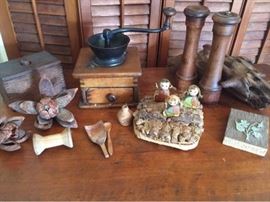 Atq and Vtg Wood Decor
