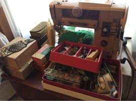 Vtg Singer Sewing Machine