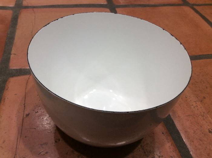 White enameled Kaj Franc bowl
