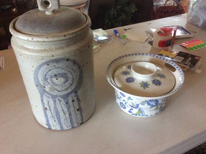 Studio pottery lidded jar, Lotte small casserole dish