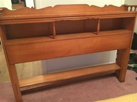 1950's Vermont Winooski Tawny Maple Bedroom Suite! Dresser & Side Dresser, Headboard & Baseboard + Mattress. All in Great shape!