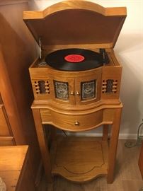 Brand New Replica Photograph Player, Am/Fm radio, CD player.