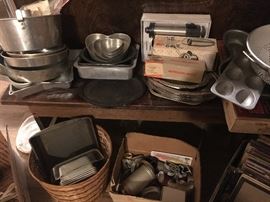 Lots of Baking Pans & Cake Pans!